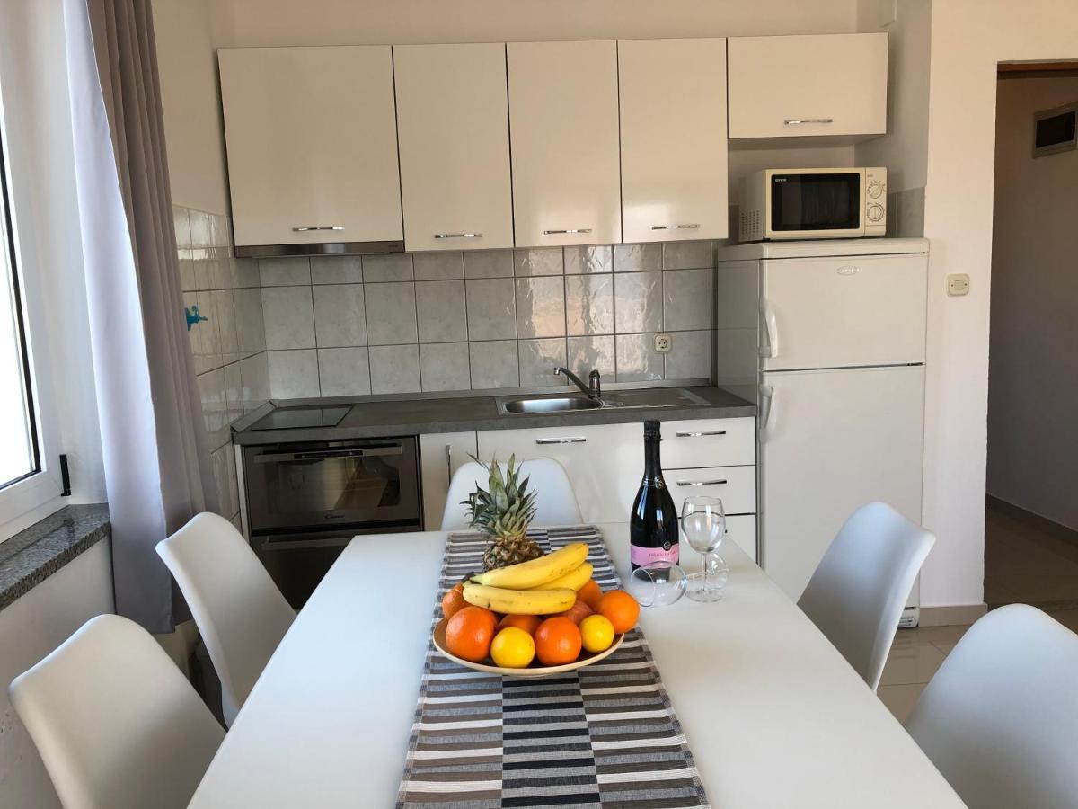 Apartments Saric Biograd Na Moru Bagian luar foto