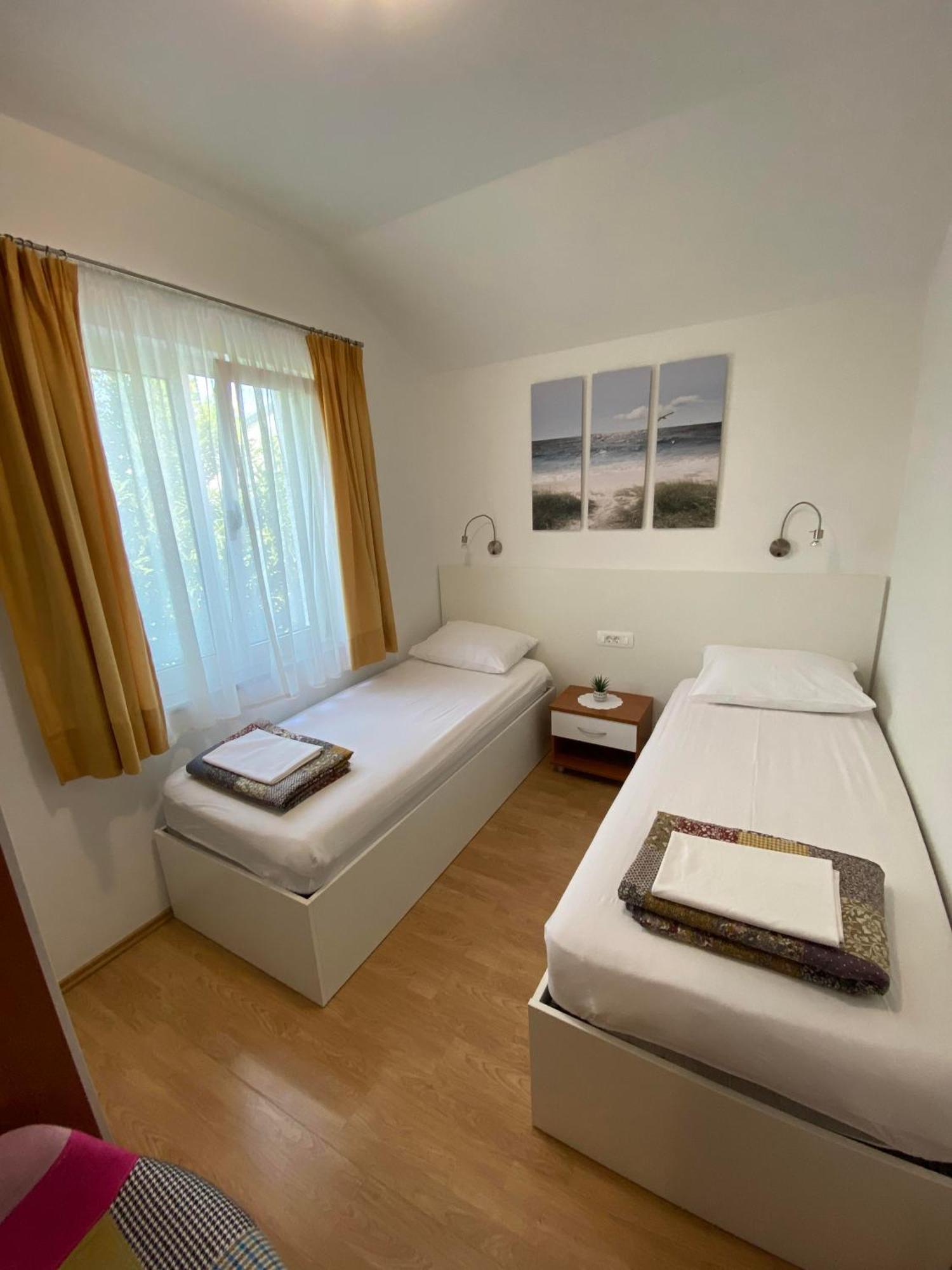 Apartments Saric Biograd Na Moru Bagian luar foto