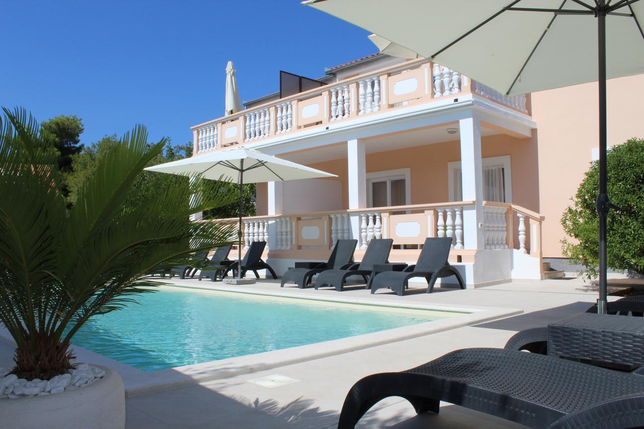Apartments Saric Biograd Na Moru Bagian luar foto